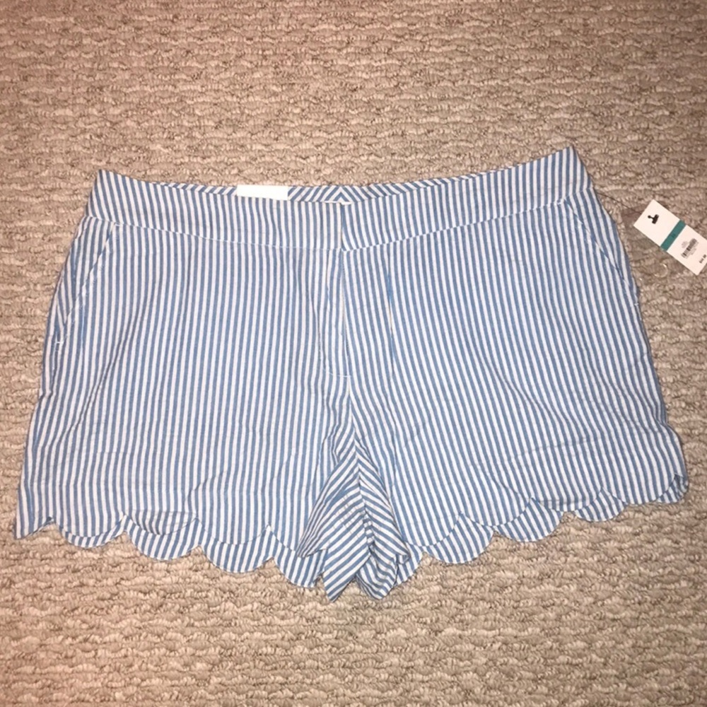 NWT Crown and ivy seersucker shorts